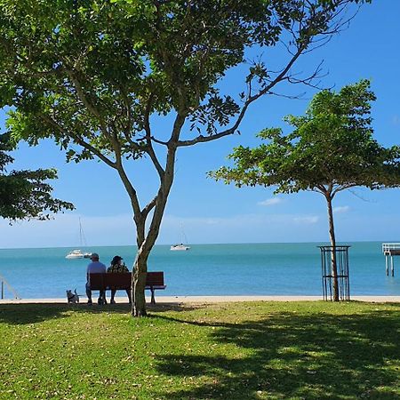 Villa Venezia Apt 3 - Spacious Hervey Bay beachfront apartment Esterno foto