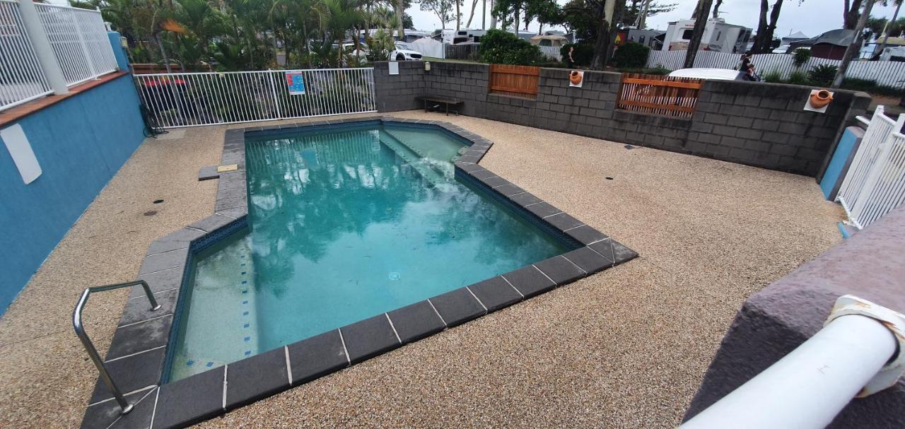 Villa Venezia Apt 3 - Spacious Hervey Bay beachfront apartment Esterno foto