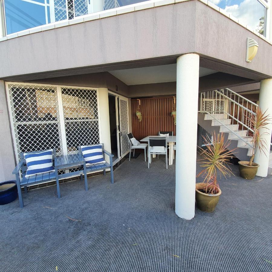 Villa Venezia Apt 3 - Spacious Hervey Bay beachfront apartment Esterno foto