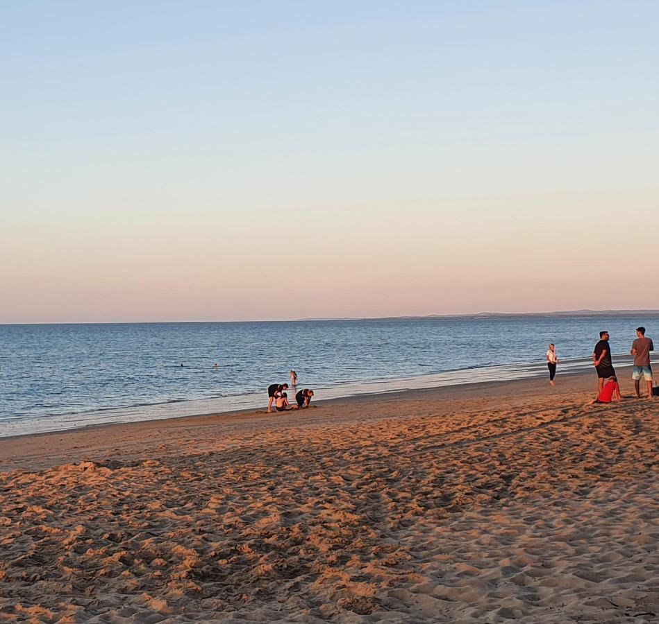 Villa Venezia Apt 3 - Spacious Hervey Bay beachfront apartment Esterno foto