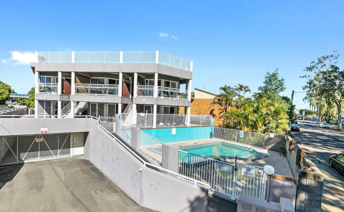 Villa Venezia Apt 3 - Spacious Hervey Bay beachfront apartment Esterno foto